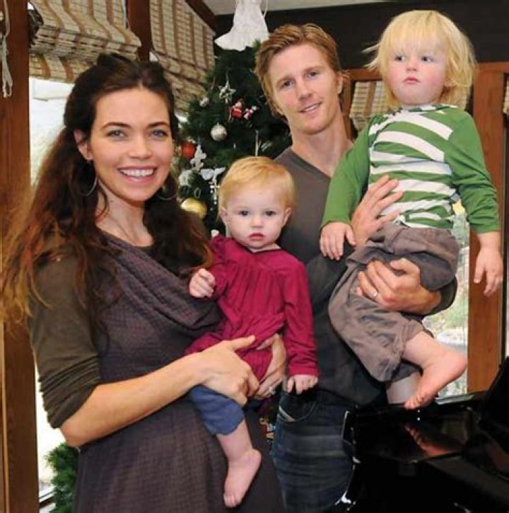 Amelia Heinle Children, Net worth, Age, Husband, Family, Bio