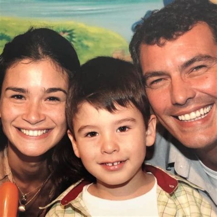 Caroline Ribeiro Height, Weight, Age, Spouse, Family, Facts, Biography