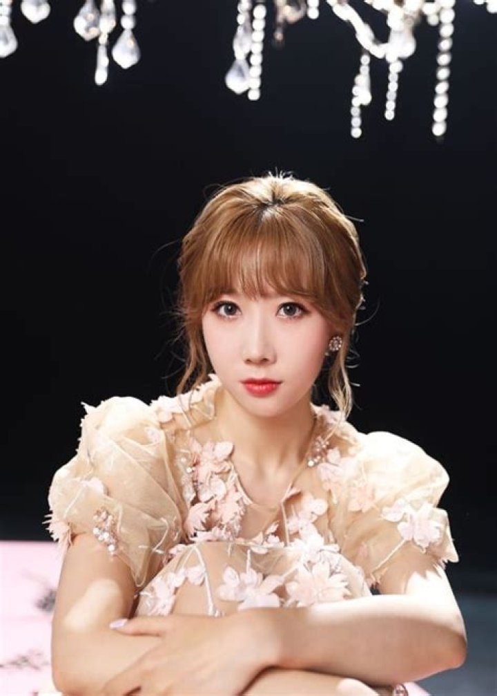 Handong Height, Weight, Age, Body Statistics