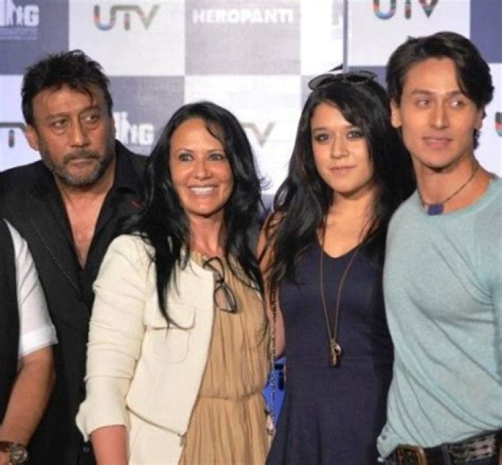 Krishna Shroff Height, Weight, Age, Boyfriend, Family, Facts, Biography