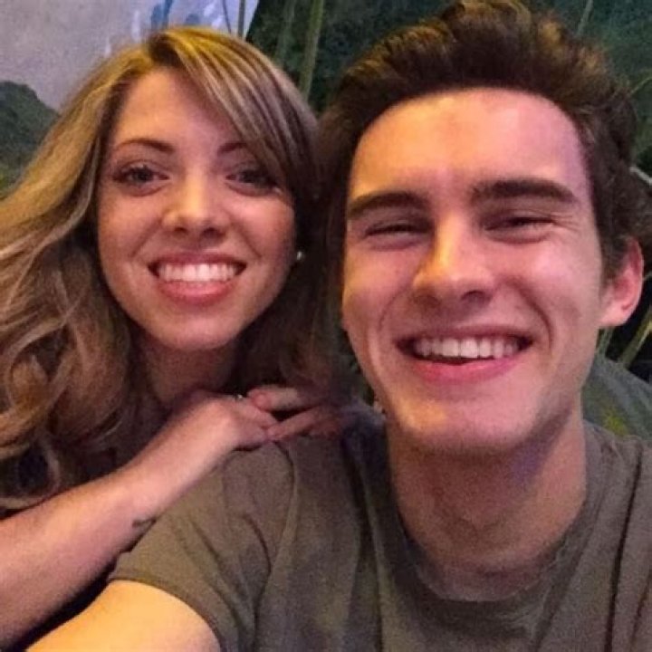 Michael Johnston Height, Weight, Age, Girlfriend, Family, Facts, Biography