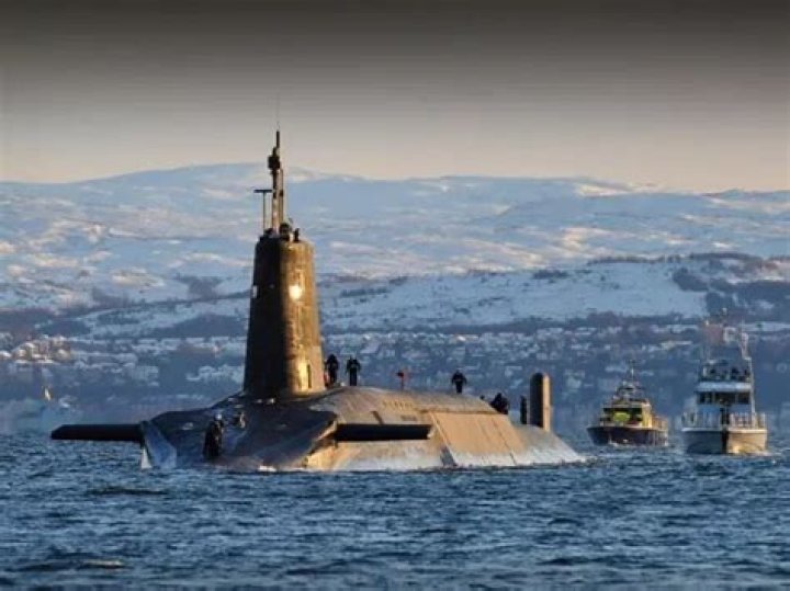 Royal navy nuclear submarine plunges warship into ‘danger zone’