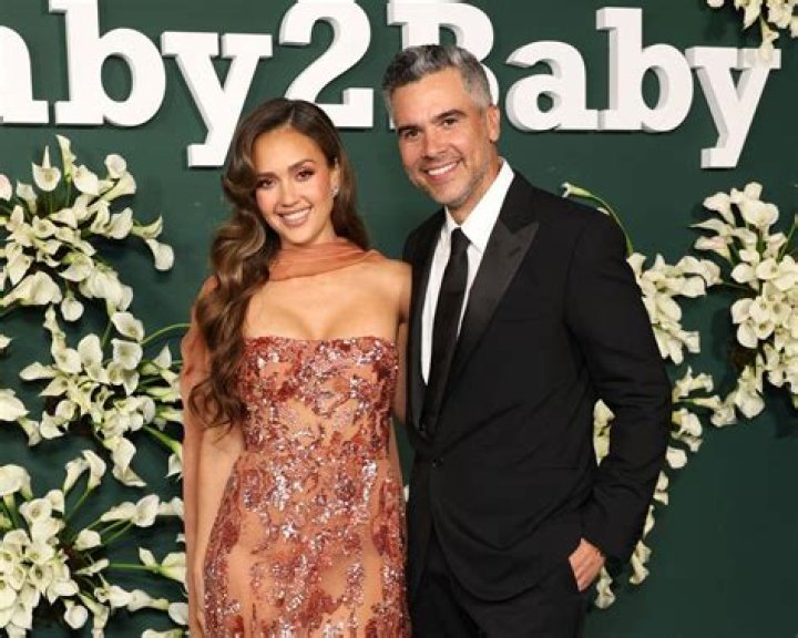 Who is Alba Mayo Dating Now?