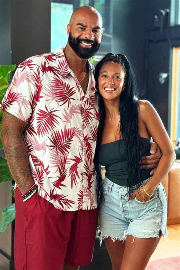 Who is Carlos Rogers Dating Now