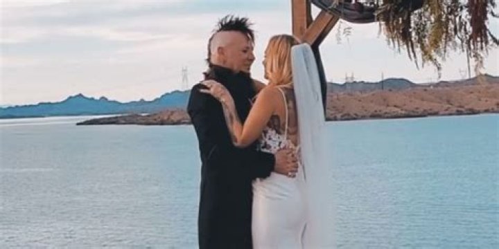 Who is Chad Gray Dating Now