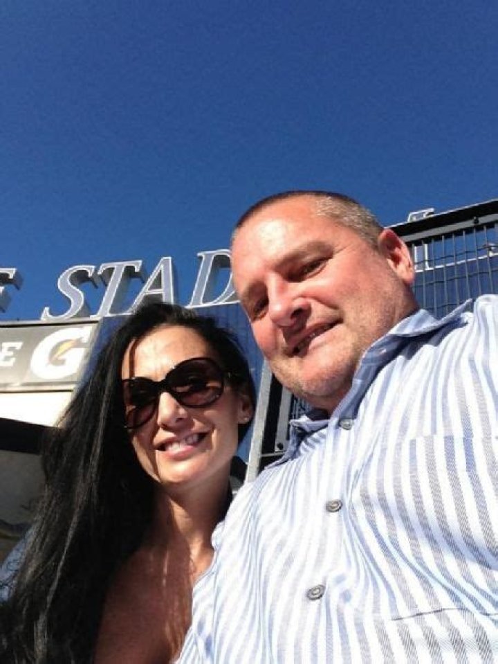 Who is Chuck Knoblauch Dating Now