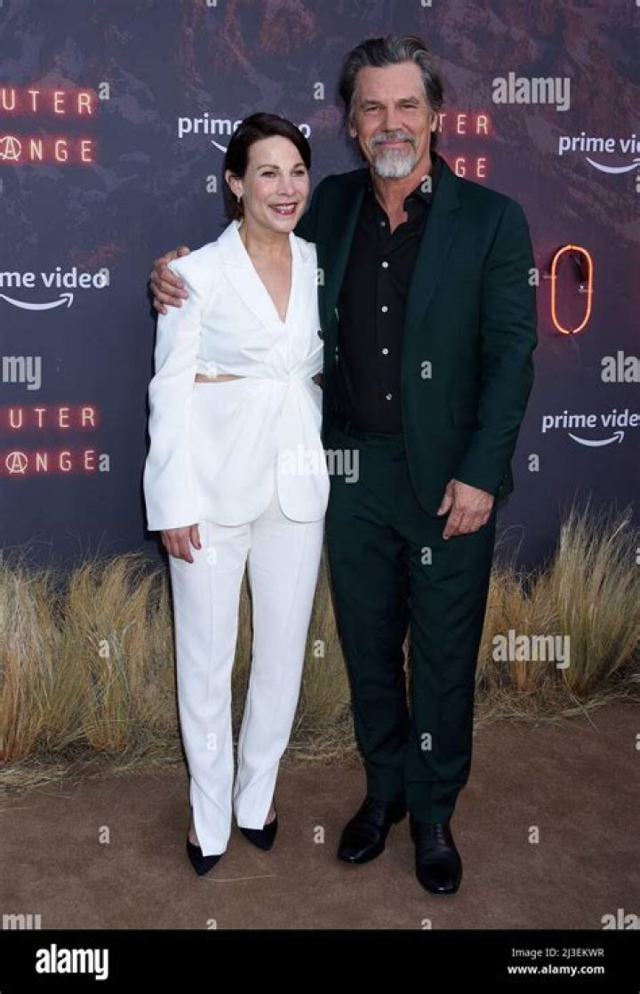 Who is Lili Taylor Dating Now