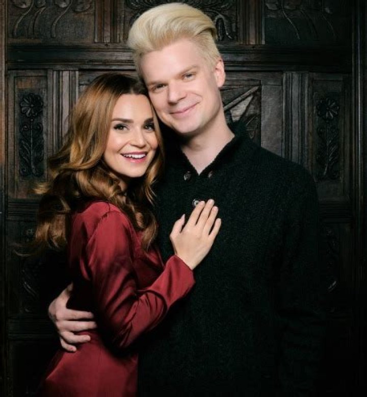 Who is Mike Lamond Dating Now?