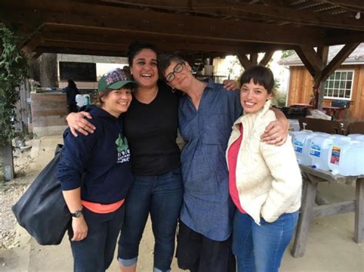 Who is Samin Nosrat Dating Now