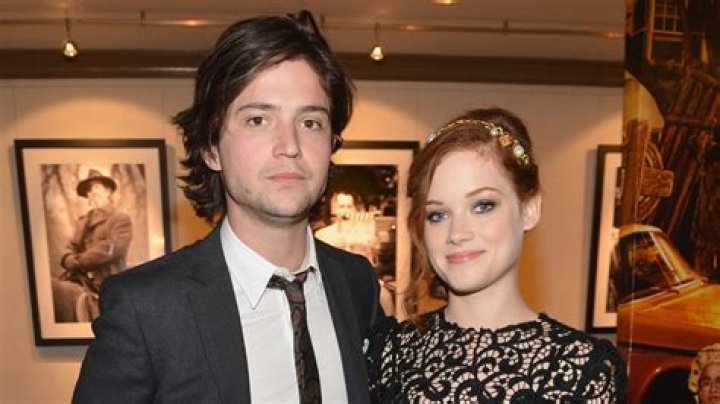 Who is Thomas McDonell Dating Now